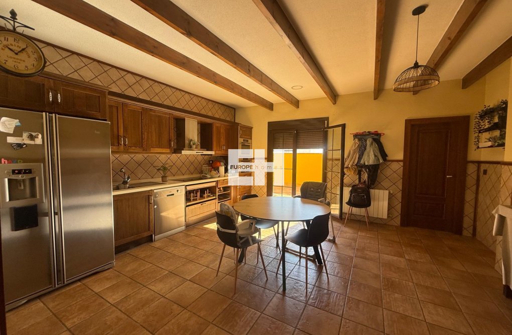 Revente - town house - Avileses