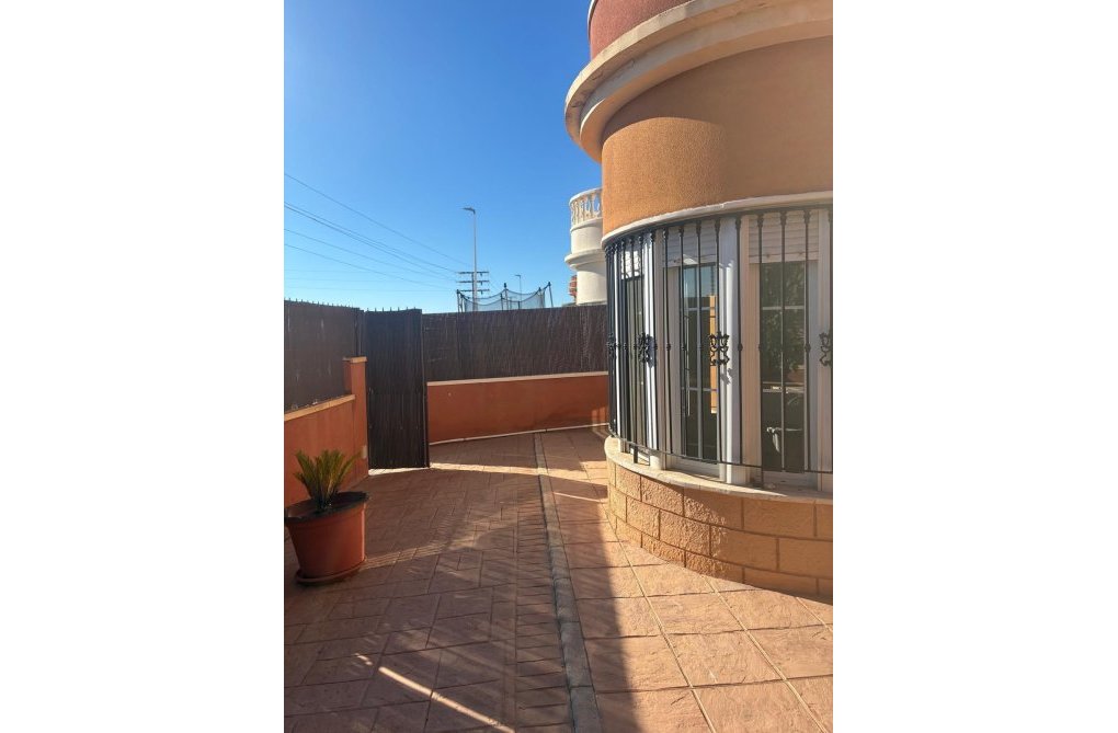 Revente - villa - Almoradí - El Banet