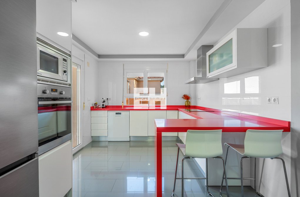 Revente - villa - Ciudad De Las Comunicaciones - Costa Blanca