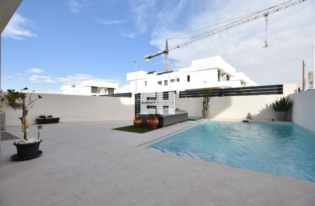 Revente - villa - Los Montesinos - Costa Blanca