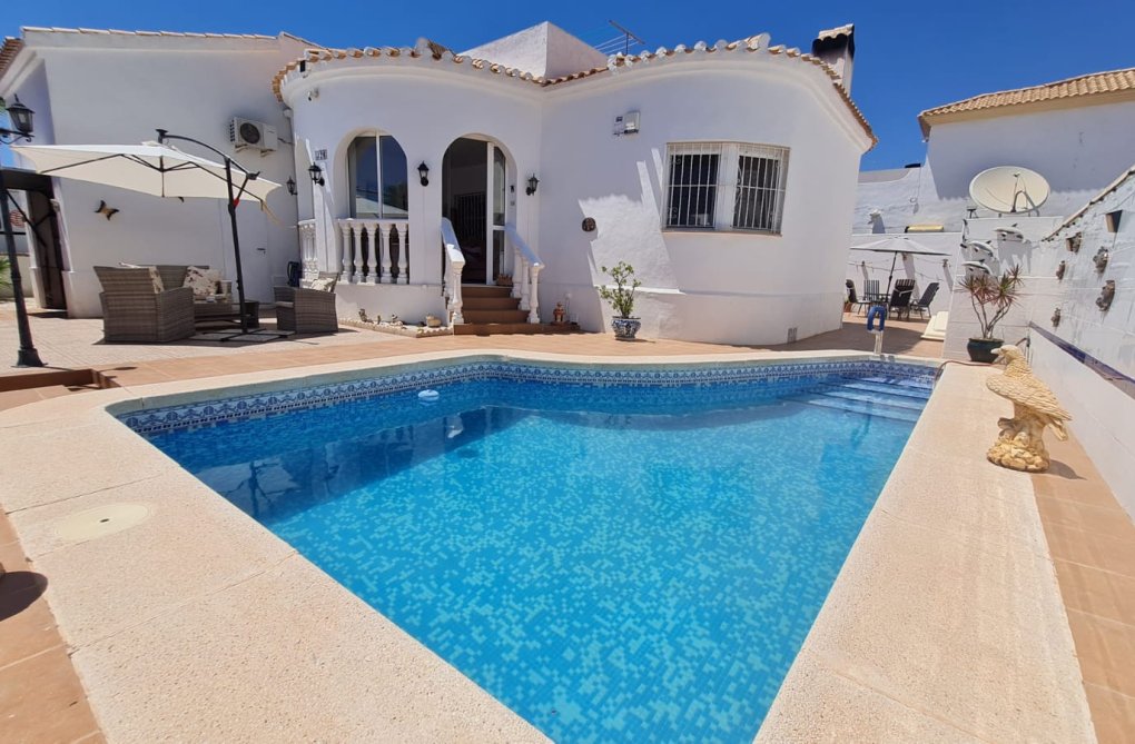 Revente - villa - Orihuela Costa - Costa Blanca