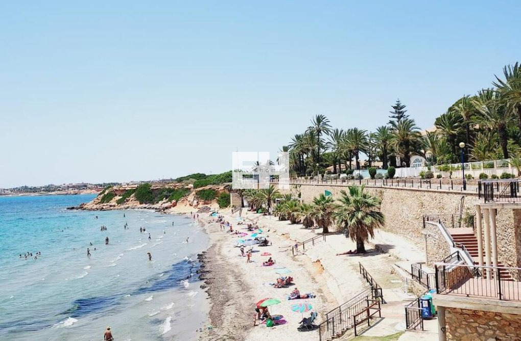 Revente - villa - Orihuela Costa - Punta Prima