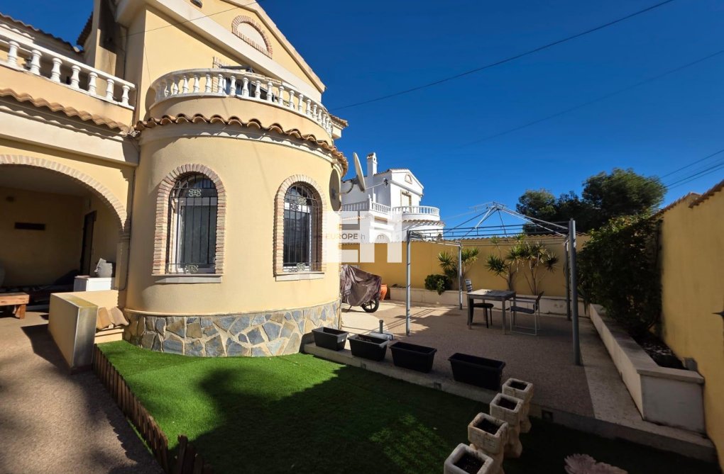 Revente - villa - Orihuela Costa - Villamartín-las Filipinas