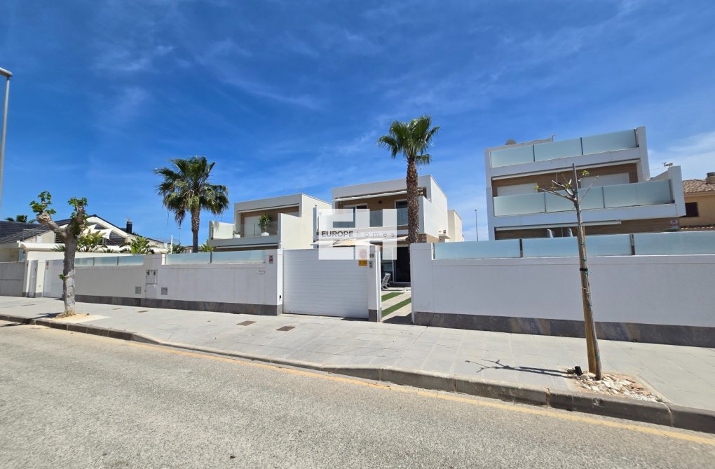 Revente - villa - Pilar de la Horadada - Costa Blanca