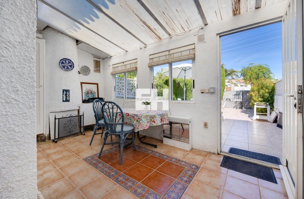 Revente - villa - Torrevieja - Calas Blanca