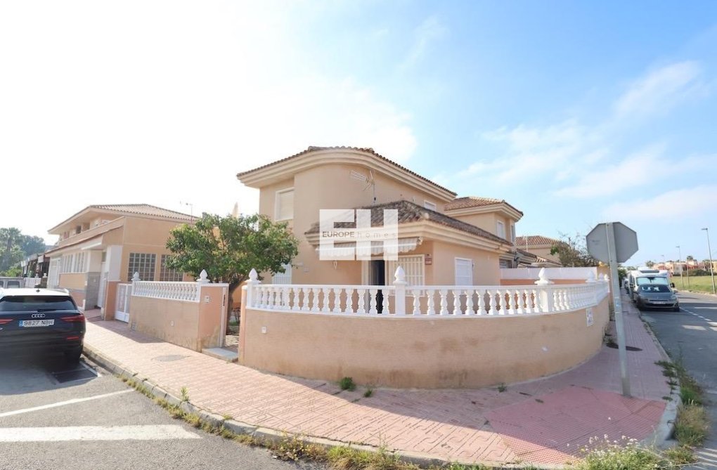 Revente - villa - Torrevieja - Costa Blanca