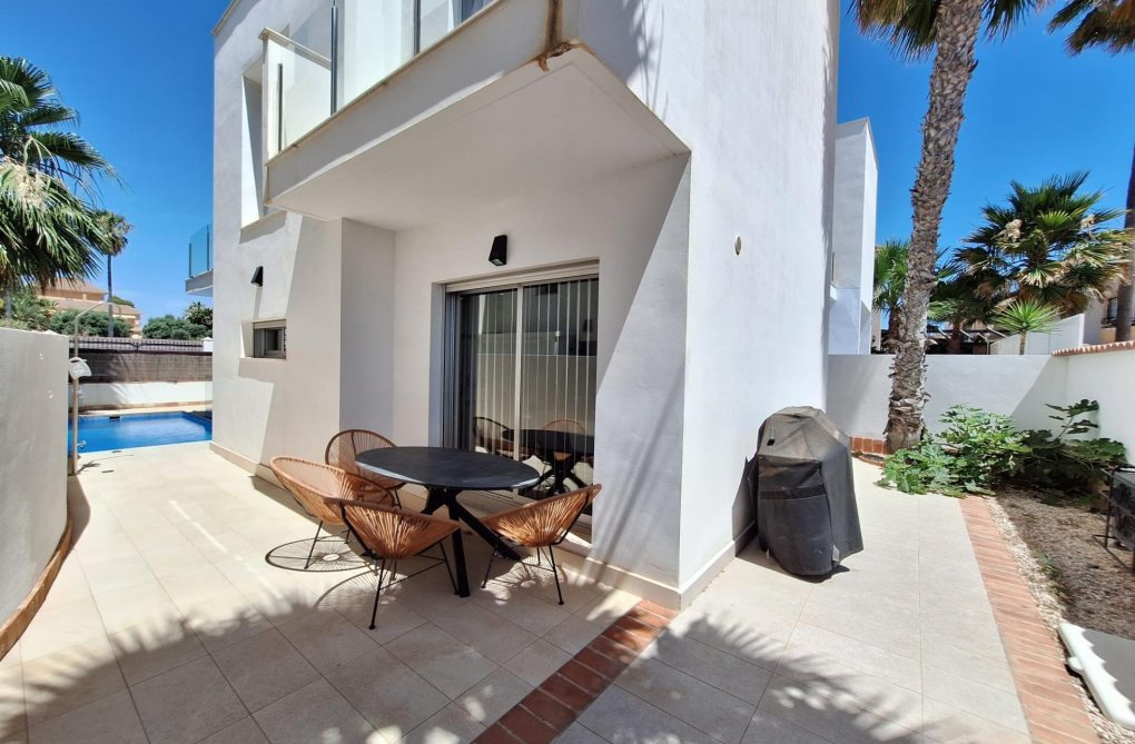 Revente - villa - Torrevieja - Los Frutales
