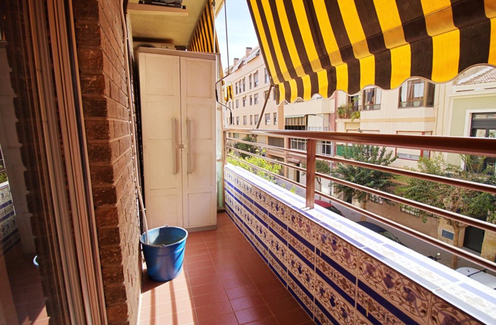 Segunda mano - Apartamento  - Alicante - Benalua