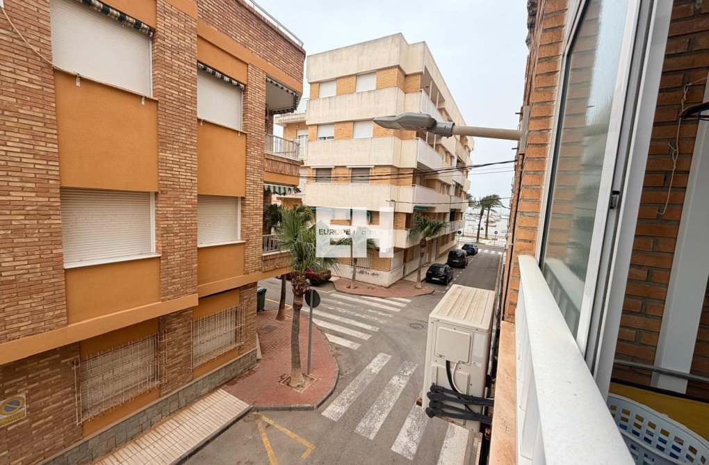 Segunda mano - Apartamento  - Los Alcázares - Playa La Concha
