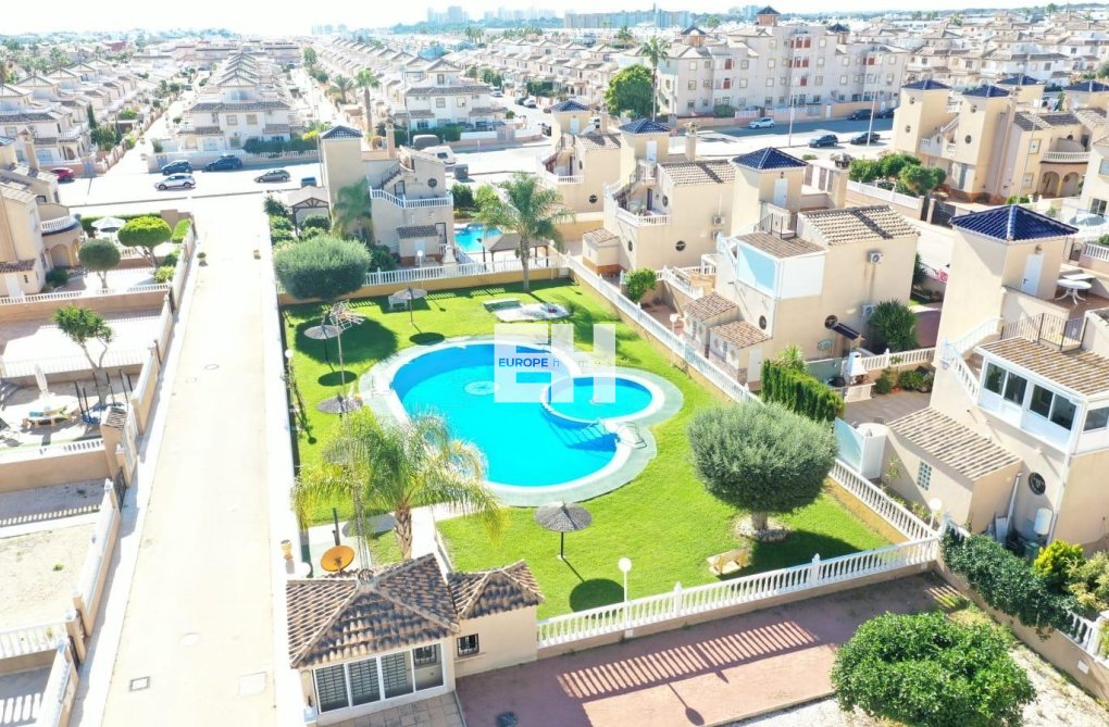 Segunda mano - Apartamento  - Orihuela Costa - Lomas de Cabo Roig