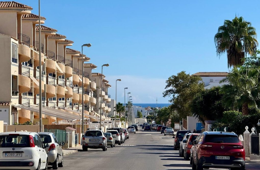 Segunda mano - Apartamento  - Orihuela - Los Balcones Y Los Altos