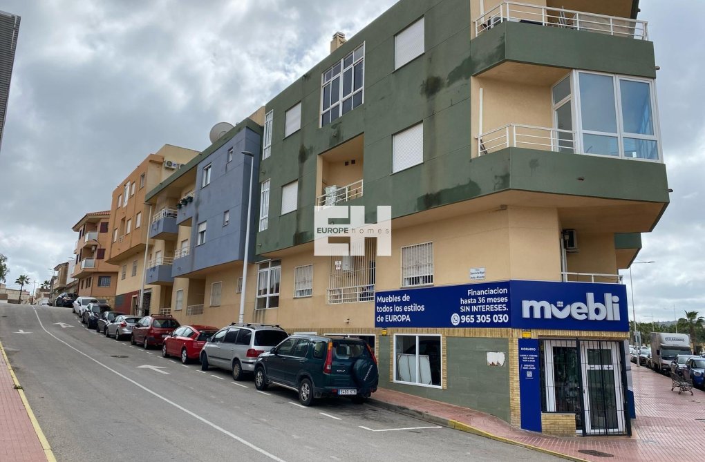 Segunda mano - Apartamento  - San Miguel de Salinas - Pueblo 9