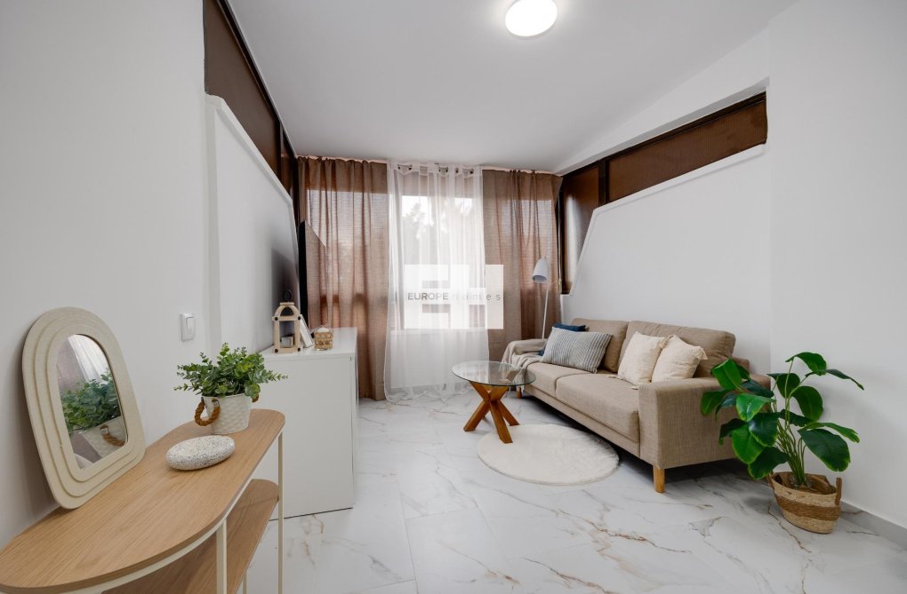 Segunda mano - Apartamento  - Torrevieja - Cabo Cervera