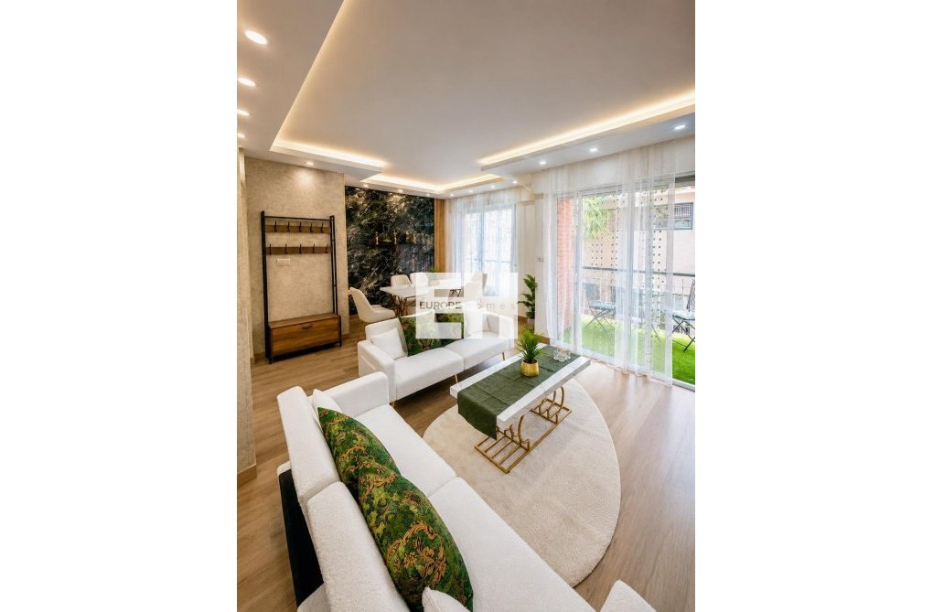Segunda mano - Apartamento  - Torrevieja - Centro - Muelle Pesquero