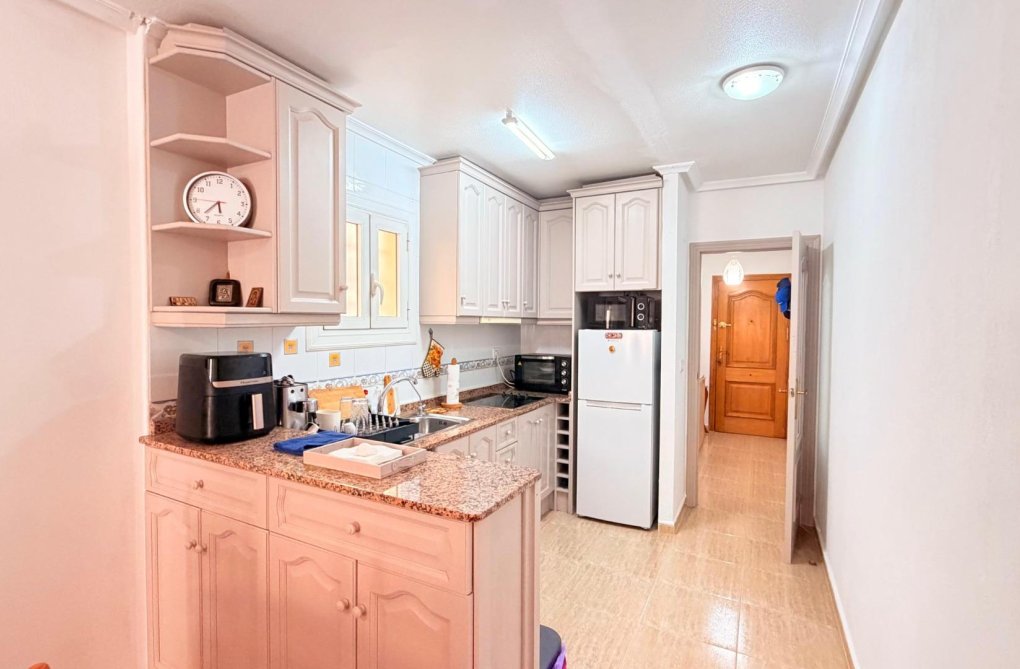 Segunda mano - Apartamento  - Torrevieja - Centro - Muelle Pesquero