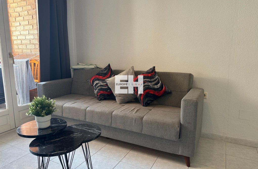 Segunda mano - Apartamento  - Torrevieja - Centro