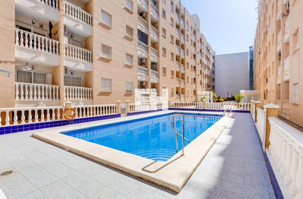 Segunda mano - Apartamento  - Torrevieja - Centro