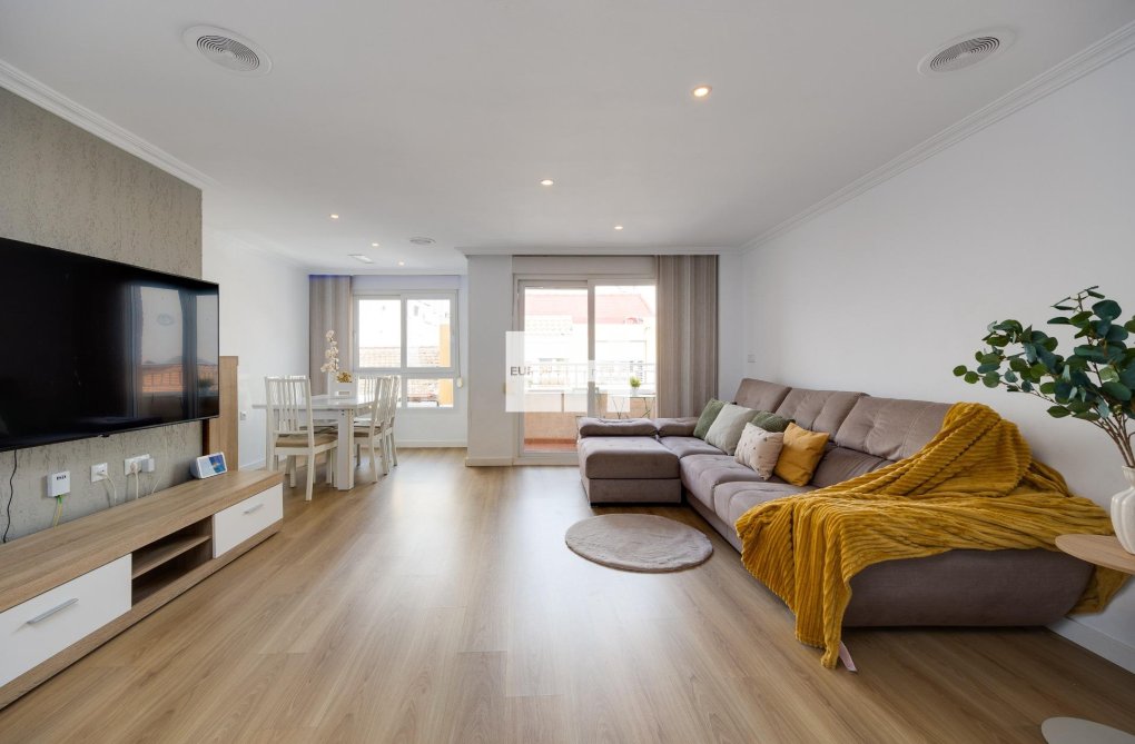 Segunda mano - Apartamento  - Torrevieja - Centro