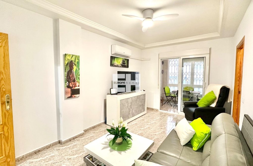 Segunda mano - Apartamento  - Torrevieja - Centro
