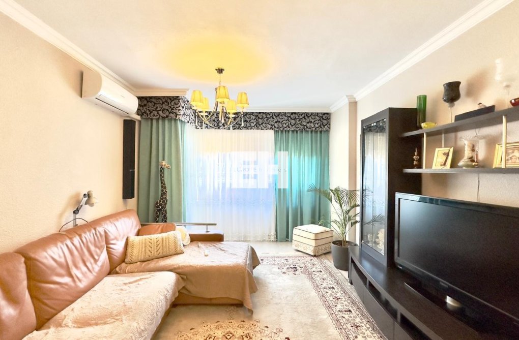 Segunda mano - Apartamento  - Torrevieja - Centro