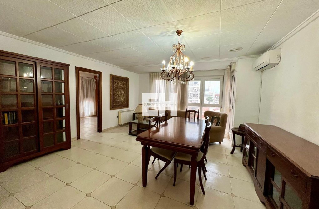 Segunda mano - Apartamento  - Torrevieja - Centro