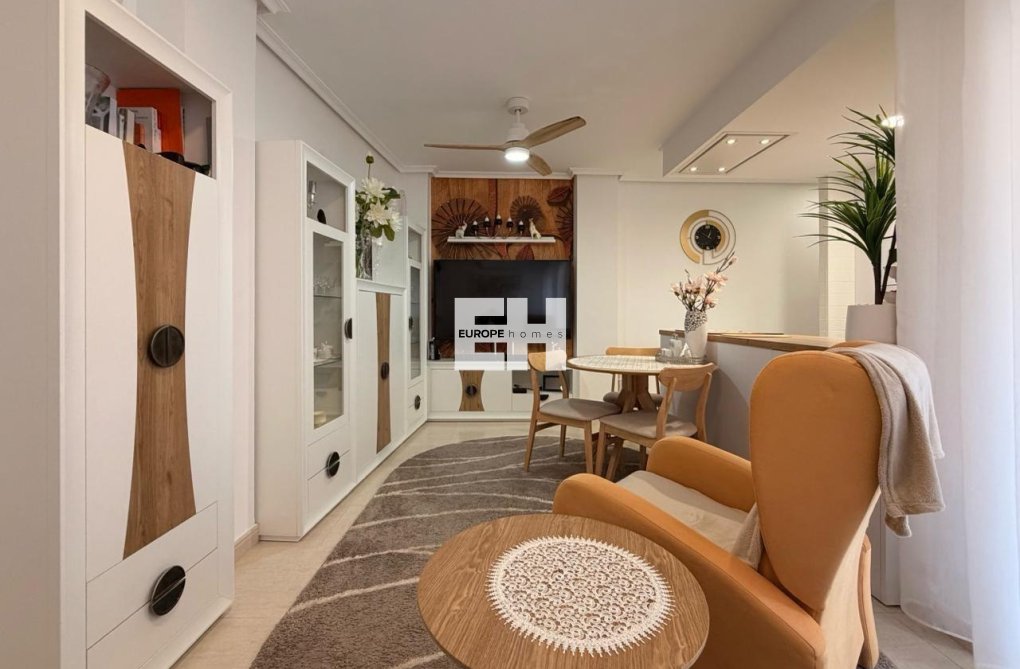 Segunda mano - Apartamento  - Torrevieja - Centro