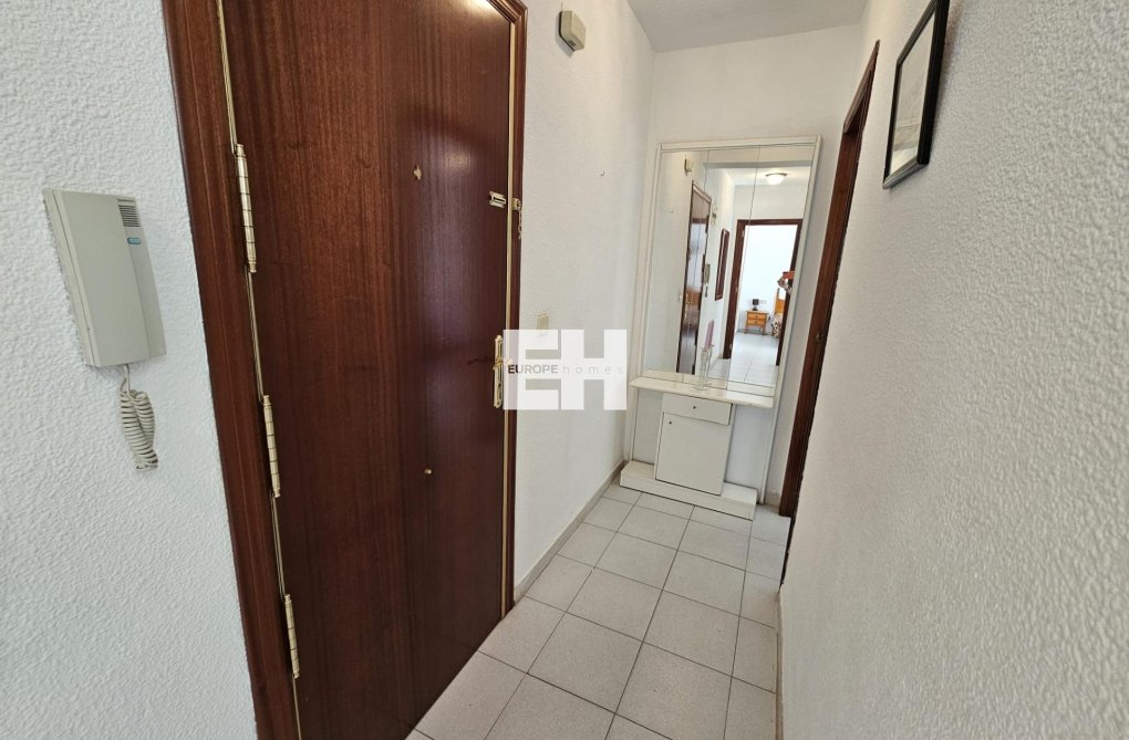 Segunda mano - Apartamento  - Torrevieja - Centro