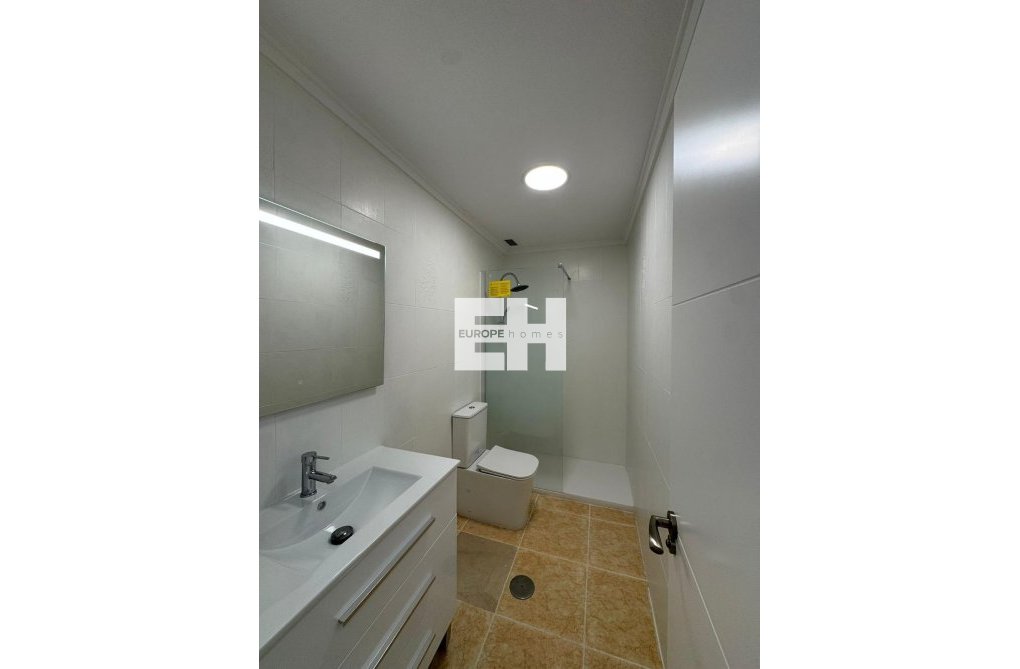 Segunda mano - Apartamento  - Torrevieja - Centro