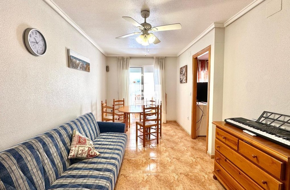 Segunda mano - Apartamento  - Torrevieja - Centro