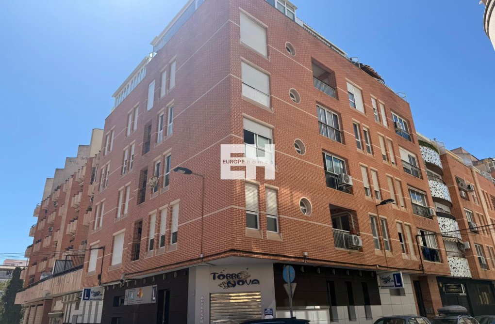 Segunda mano - Apartamento  - Torrevieja - Centro
