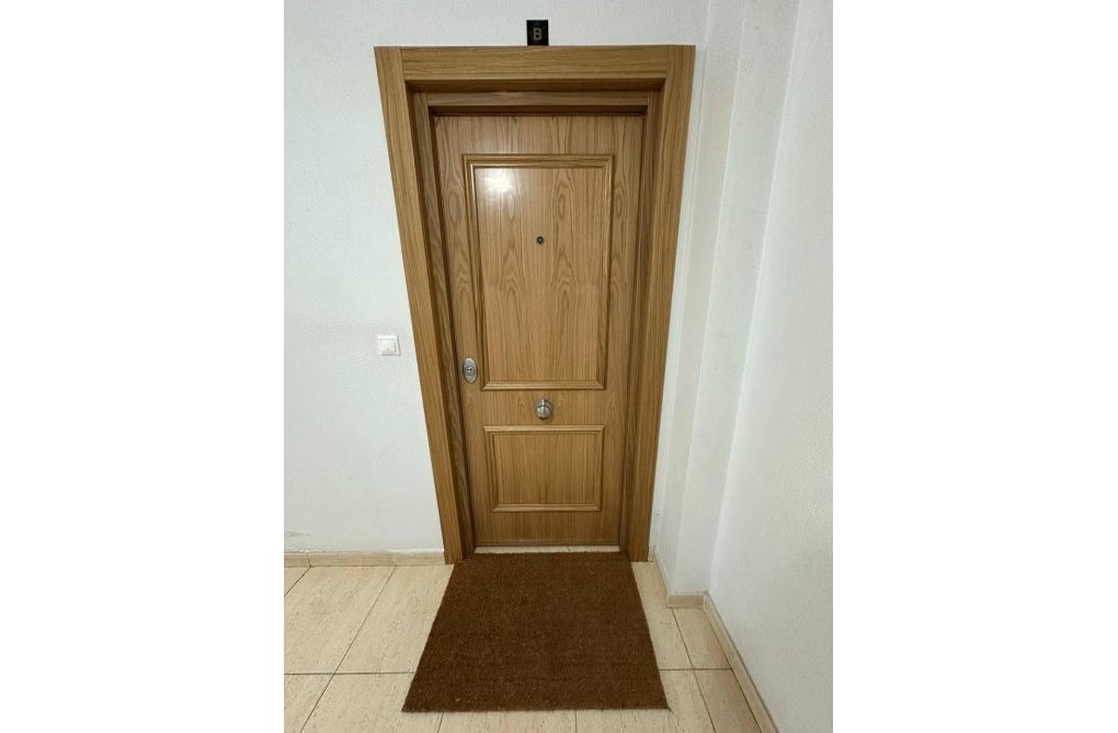 Segunda mano - Apartamento  - Torrevieja - Centro