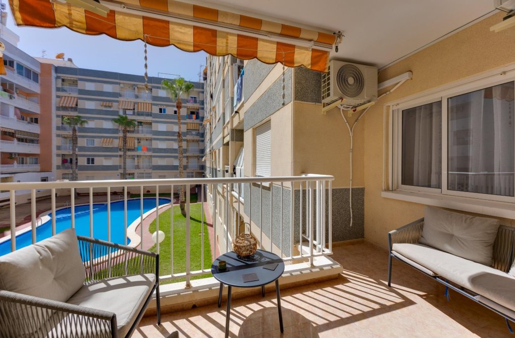Segunda mano - Apartamento  - Torrevieja - Centro