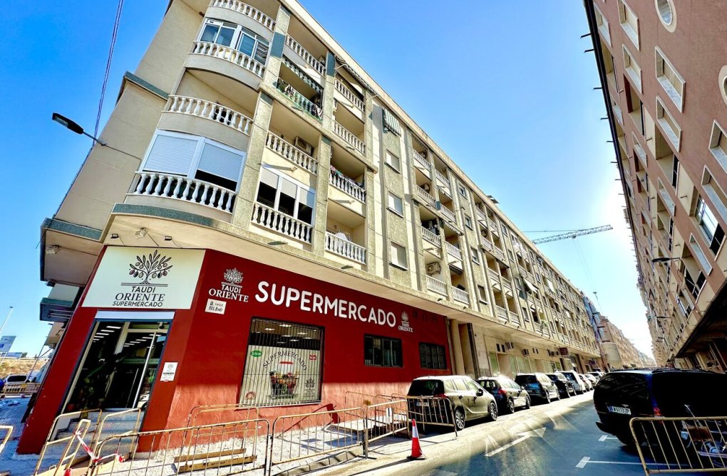 Segunda mano - Apartamento  - Torrevieja - Centro