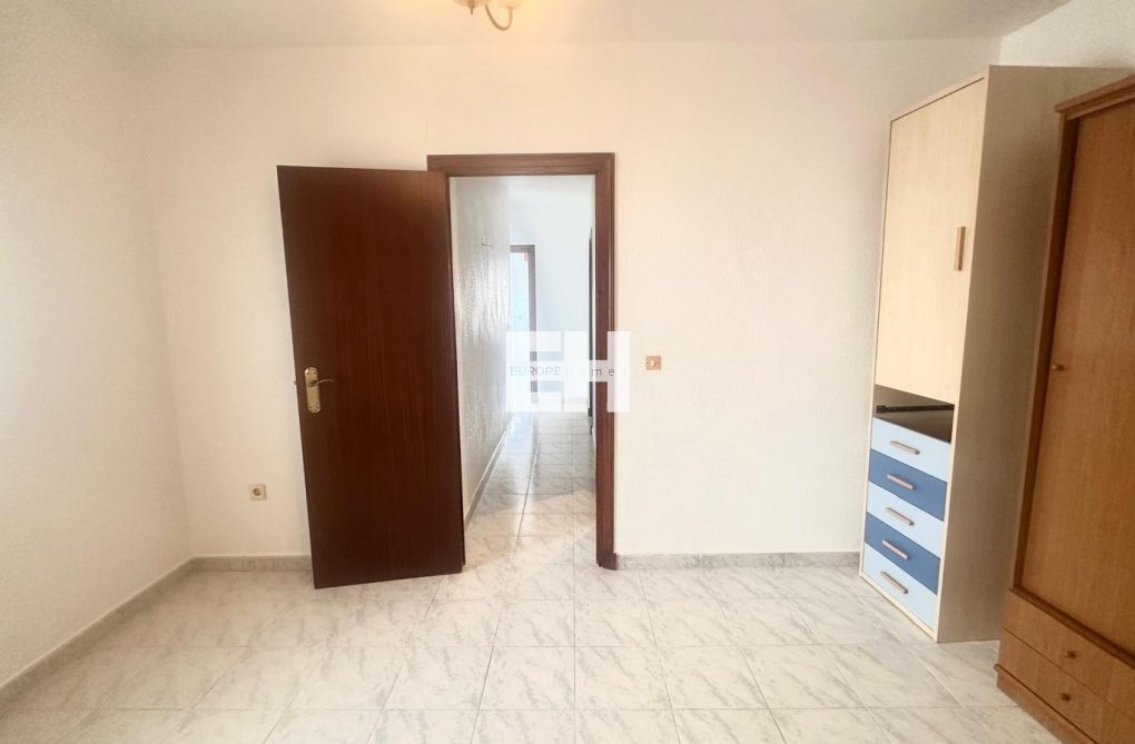 Segunda mano - Apartamento  - Torrevieja - Estacion De Autobuses