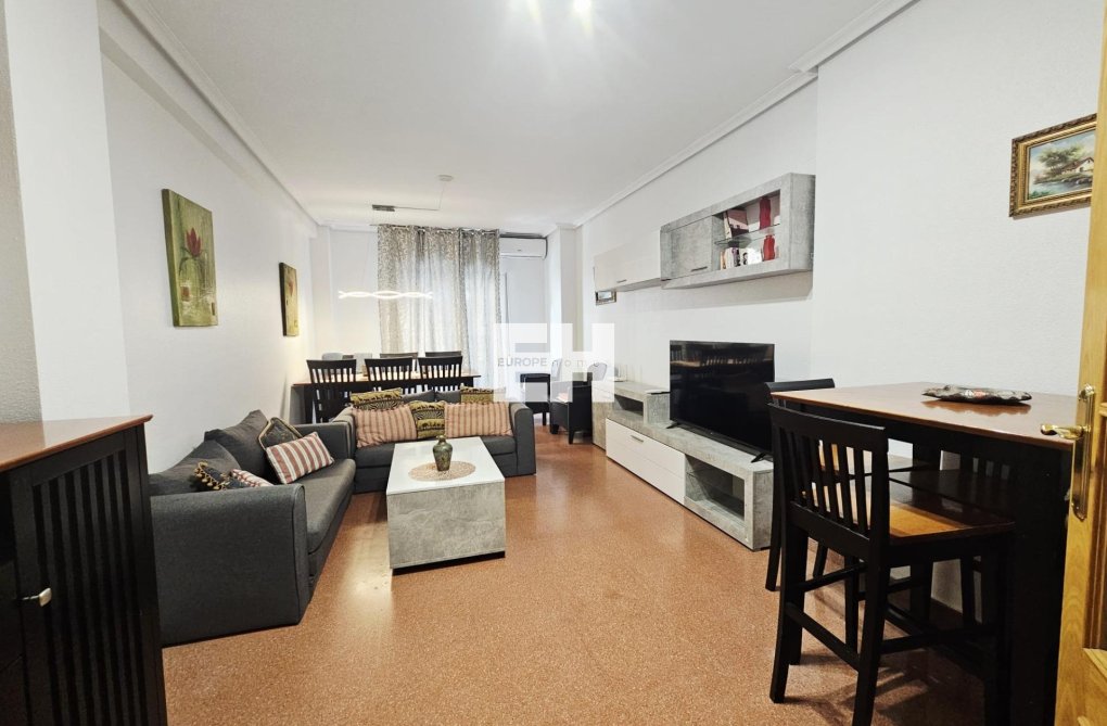 Segunda mano - Apartamento  - Torrevieja - Estacion De Autobuses