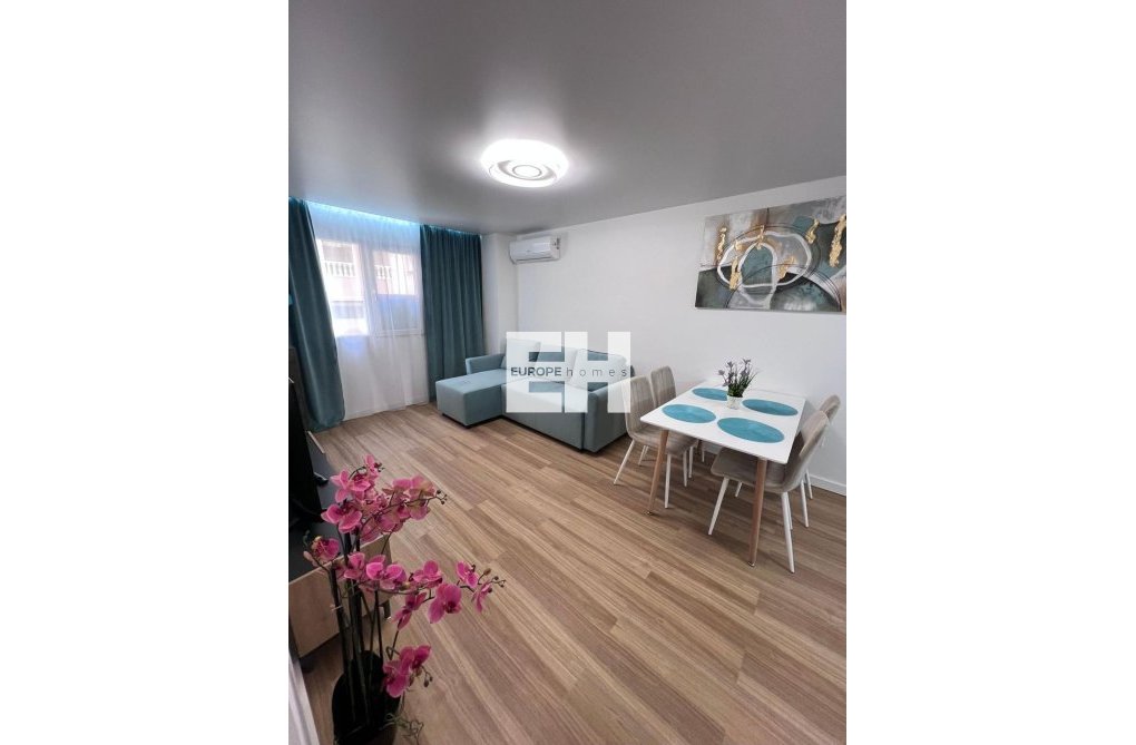 Segunda mano - Apartamento  - Torrevieja - Estacion De Autobuses
