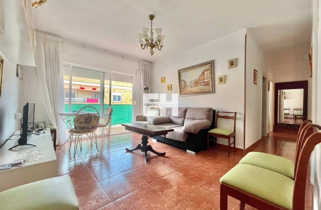 Segunda mano - Apartamento  - Torrevieja - Estacion De Autobuses