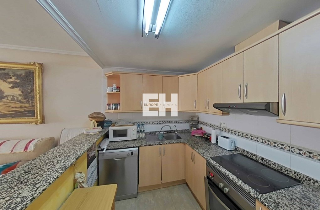 Segunda mano - Apartamento  - Torrevieja - Estacion De Autobuses