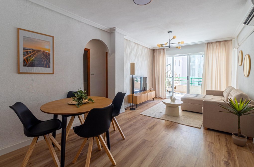 Segunda mano - Apartamento  - Torrevieja - La Mata Pueblo