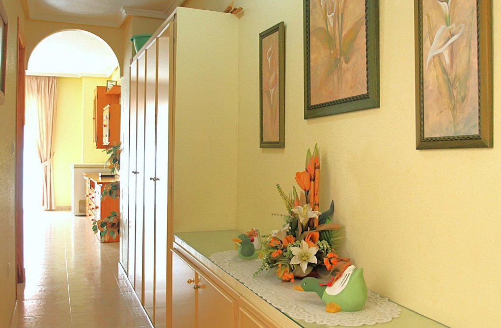 Segunda mano - Apartamento  - Torrevieja - Las Piscinas Naturales