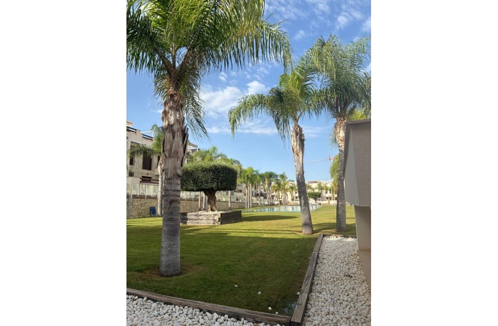 Segunda mano - Apartamento  - Torrevieja - Los Balcones 