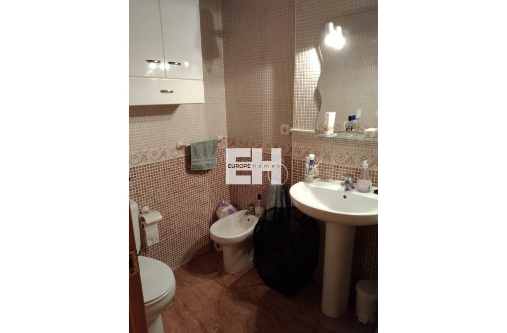 Segunda mano - Apartamento  - Torrevieja - Parque Acuático - Sector 25