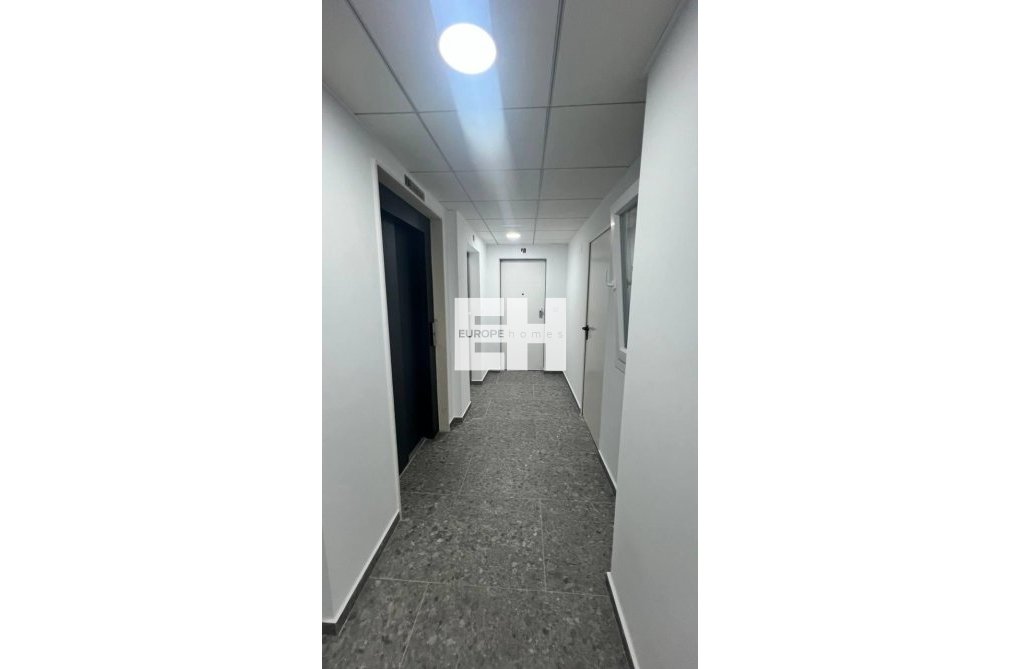 Segunda mano - Apartamento  - Torrevieja - Parque De Las Naciones