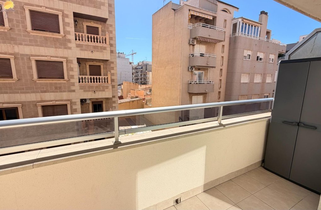 Segunda mano - Apartamento  - Torrevieja - Parque De Las Naciones