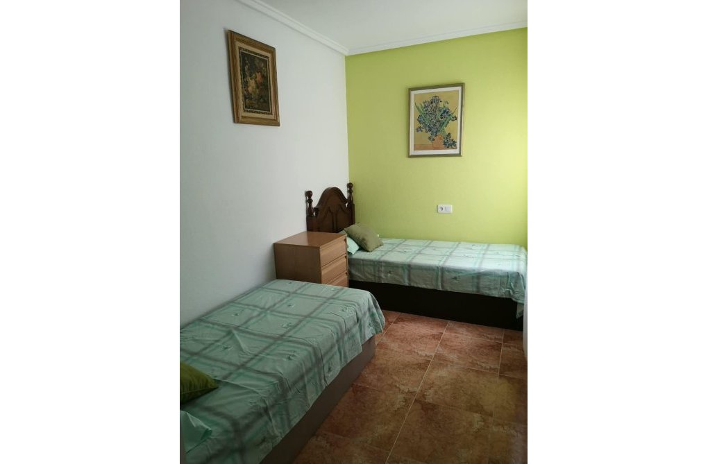 Segunda mano - Apartamento  - Torrevieja - Parque De Las Naciones