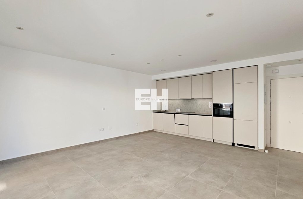 Segunda mano - Apartamento  - Torrevieja - Paseo Maritimo