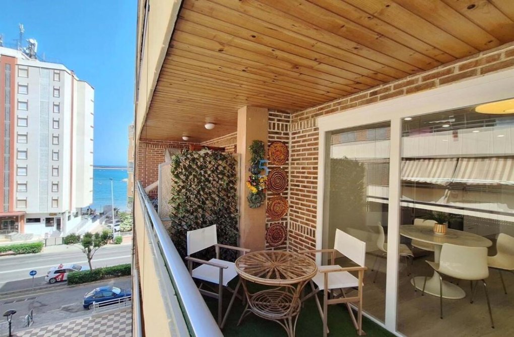 Segunda mano - Apartamento  - Torrevieja - Playa Acecion
