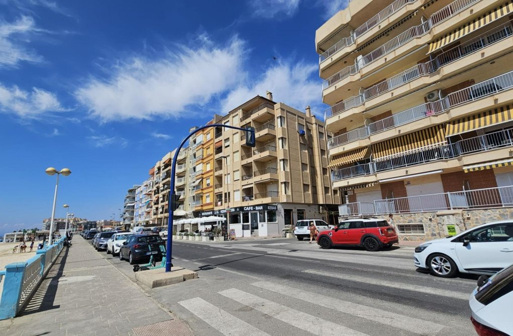 Segunda mano - Apartamento  - Torrevieja - Playa de los Locos