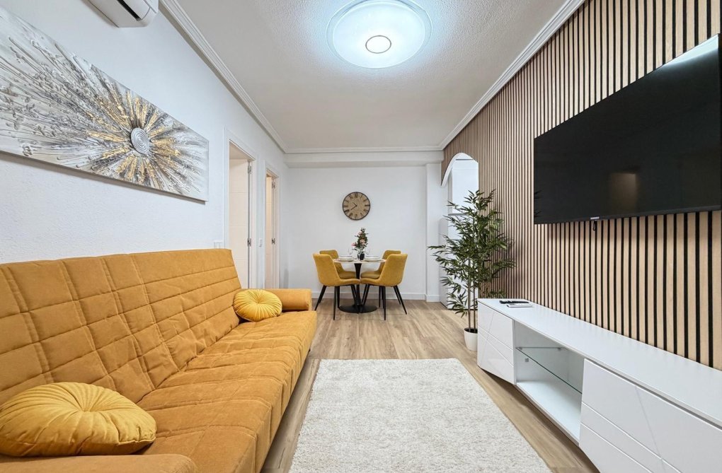 Segunda mano - Apartamento  - Torrevieja - Playa de los Locos