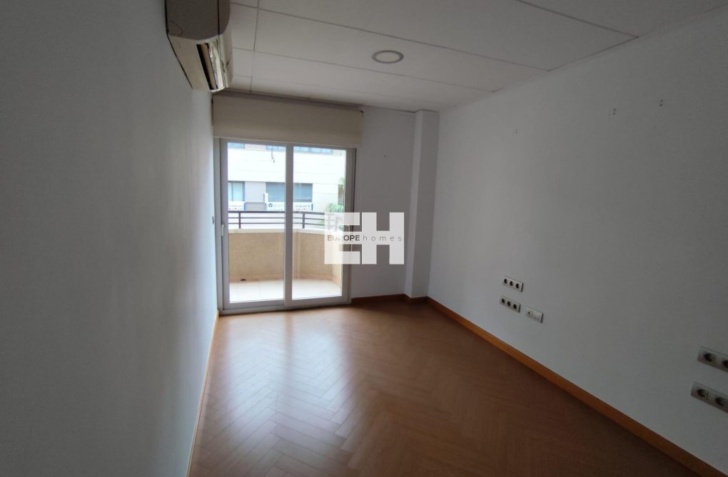 Segunda mano - Apartamento  - Torrevieja - Puerto